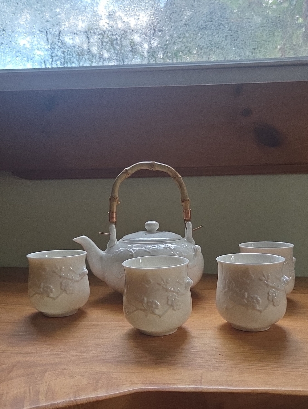 Minimalist White Ceramic Teapot Set with Bent Bamboo Handle & 4 Matching Cups